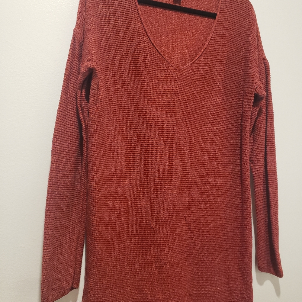 Old Navy V-neck Orange & Pink Sweater. Size L.